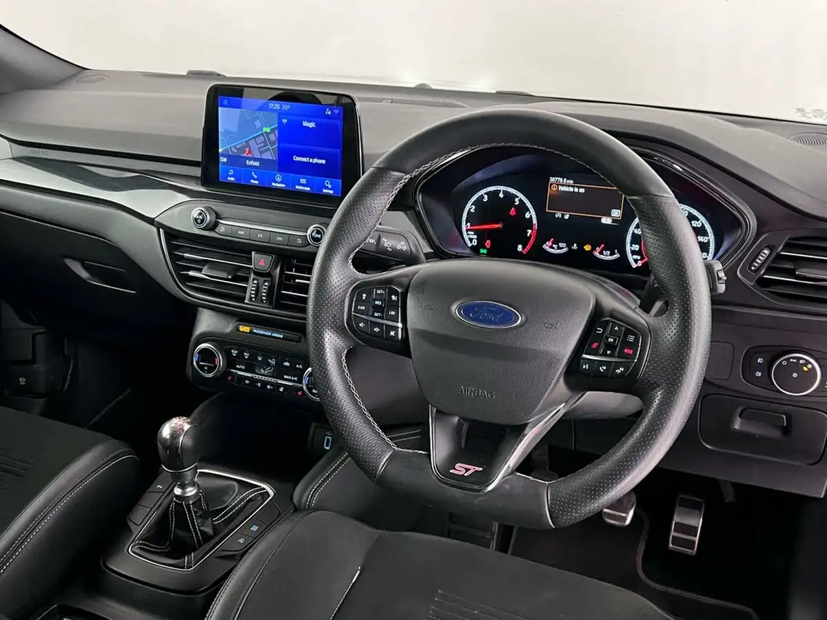 2020-ford-focus-23t-st-hatchback-big-23