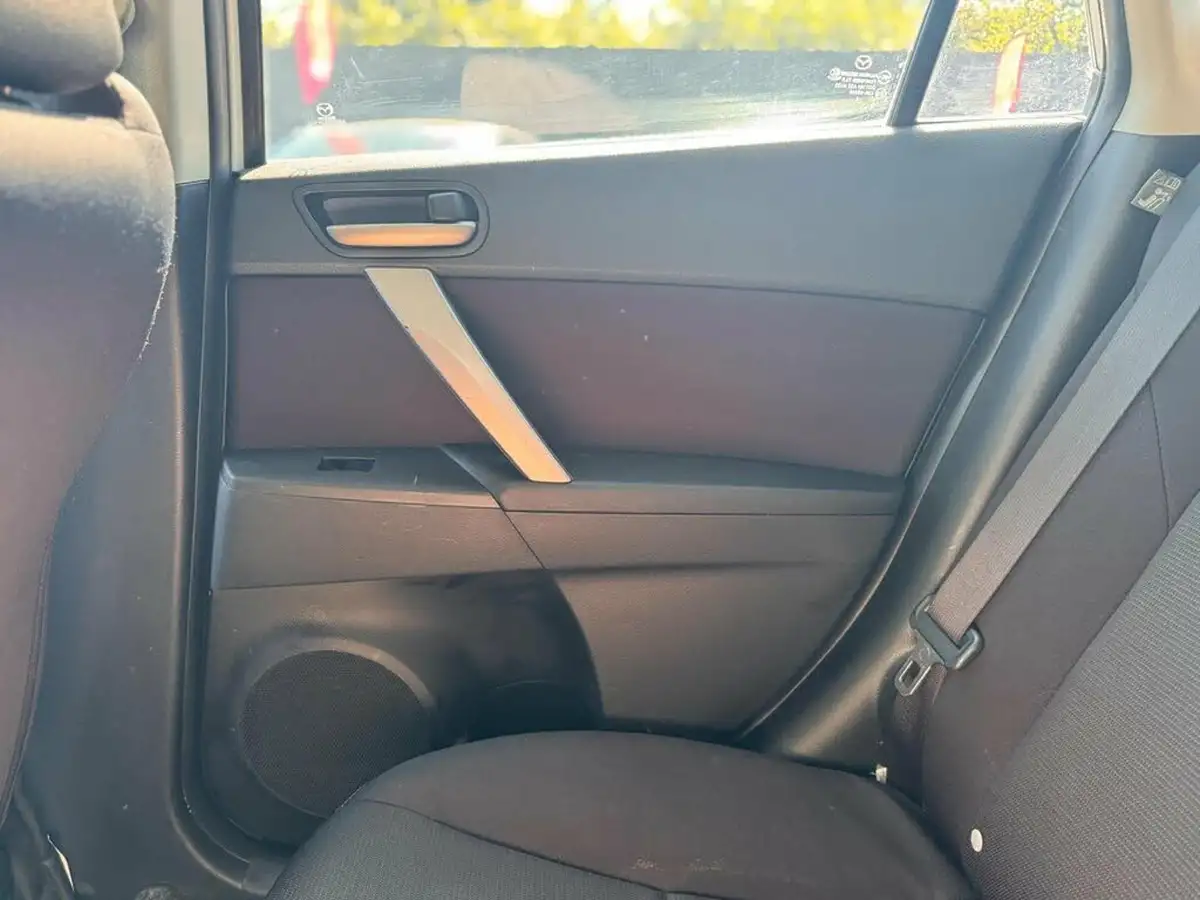 2010-mazda-mazda3-16-takuya-big-33