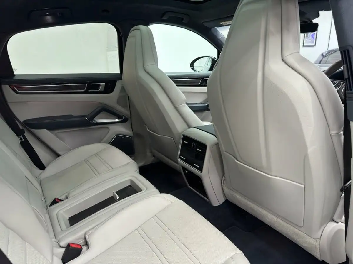 2019-porsche-cayenne-40-v8-turbo-coupe-big-23