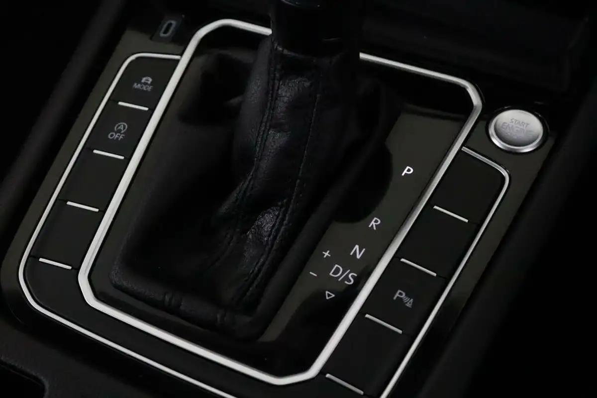 2020-volkswagen-passat-20tdi-se-nav-150ps-saloon-4d-dsg-big-24