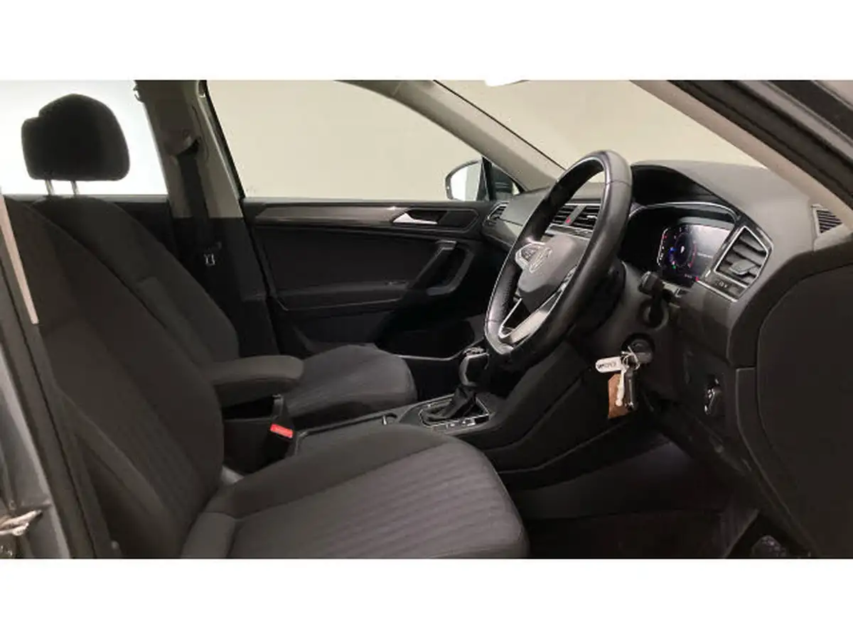 2023-volkswagen-tiguan-allspace-15-tsi-life-big-14