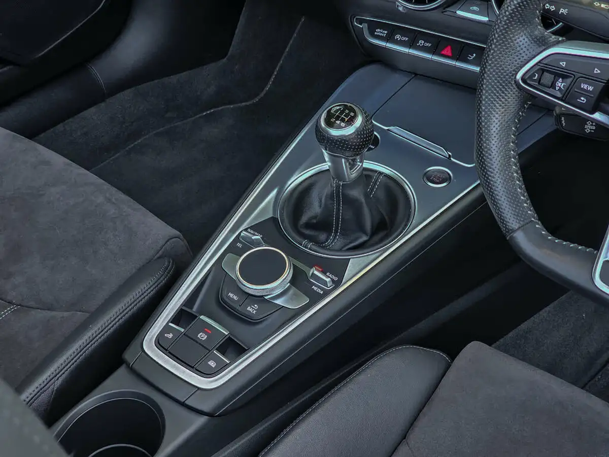 2017-audi-tt-roadster-18-tfsi-s-line-big-3