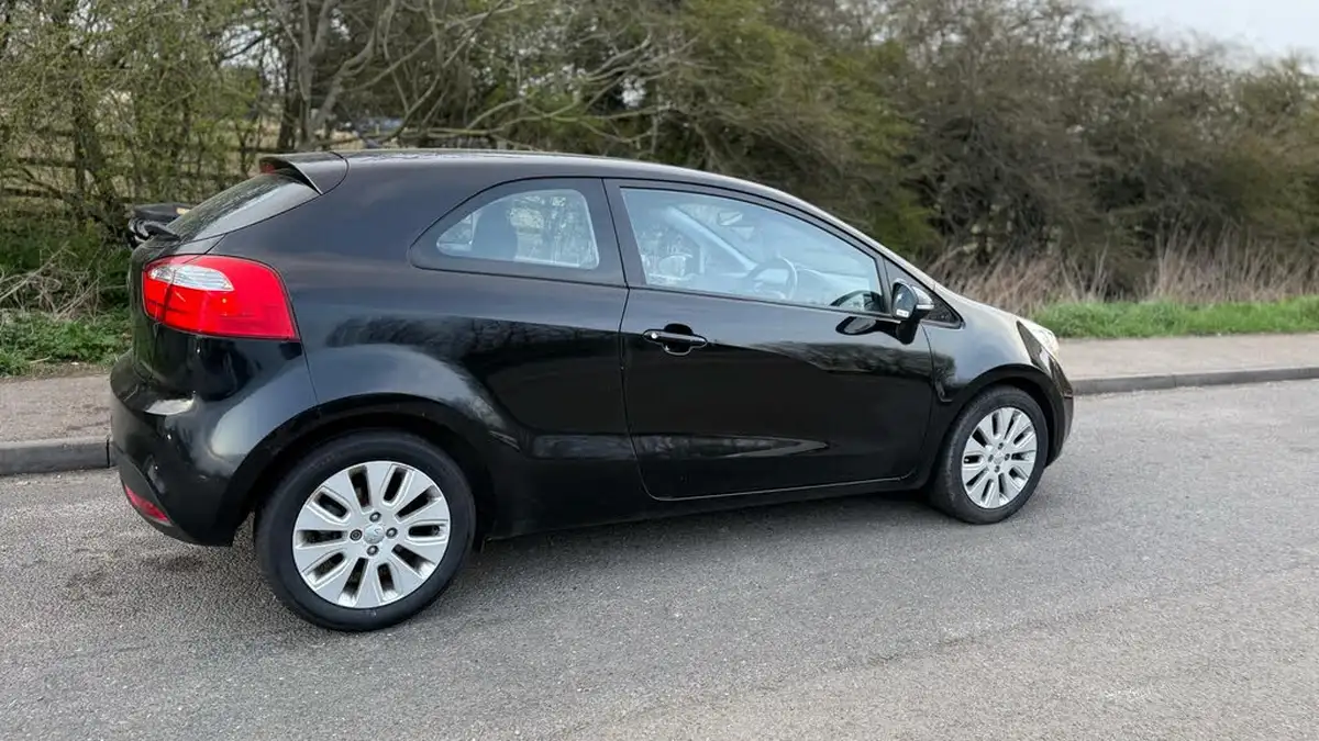 2014-kia-rio-125-2-3d-big-29