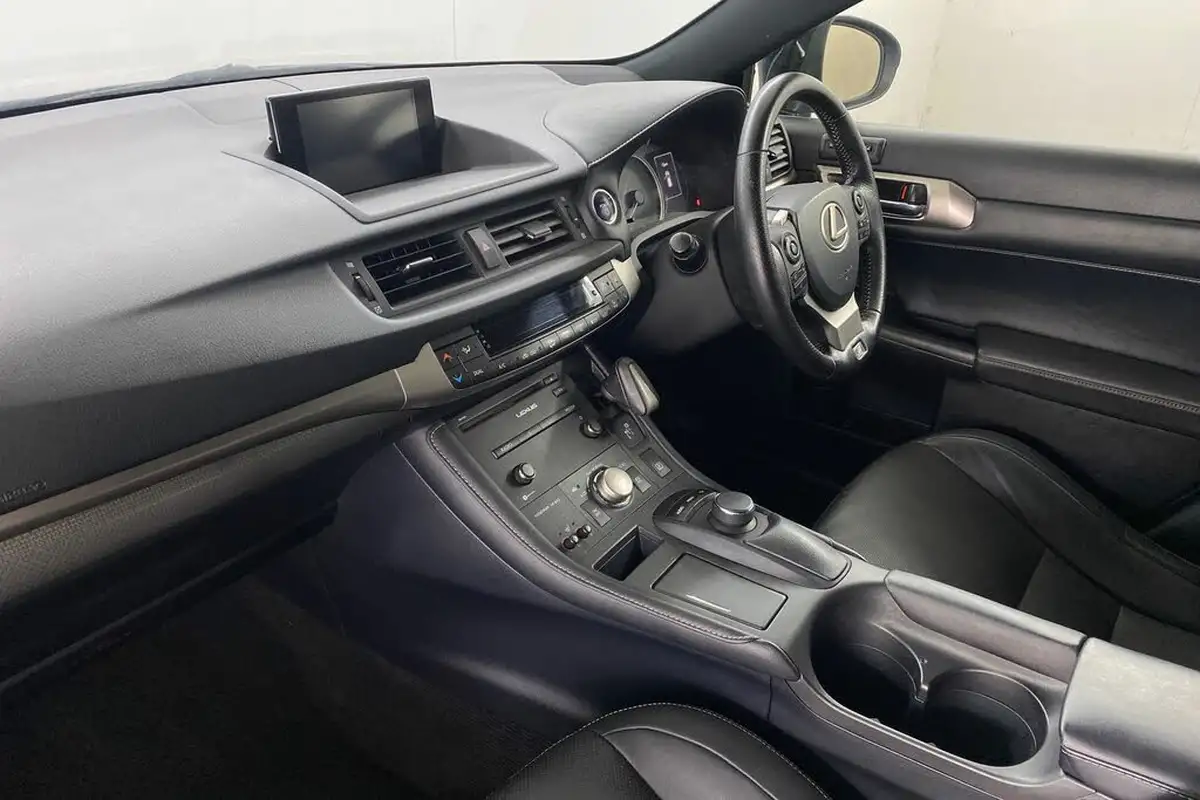 2018-lexus-ct-200h-18-f-sport-big-13
