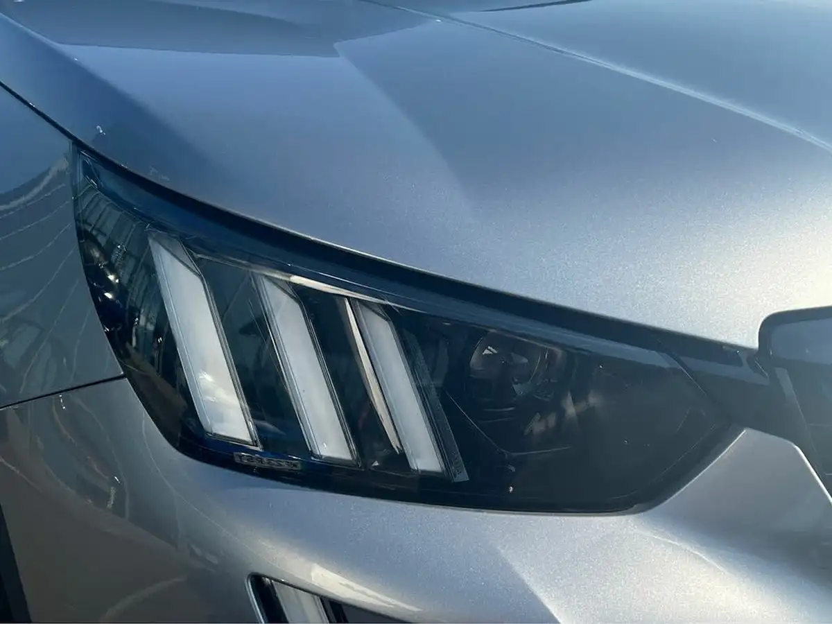2020-peugeot-2008-suv-12-puretech-gt-line-big-25