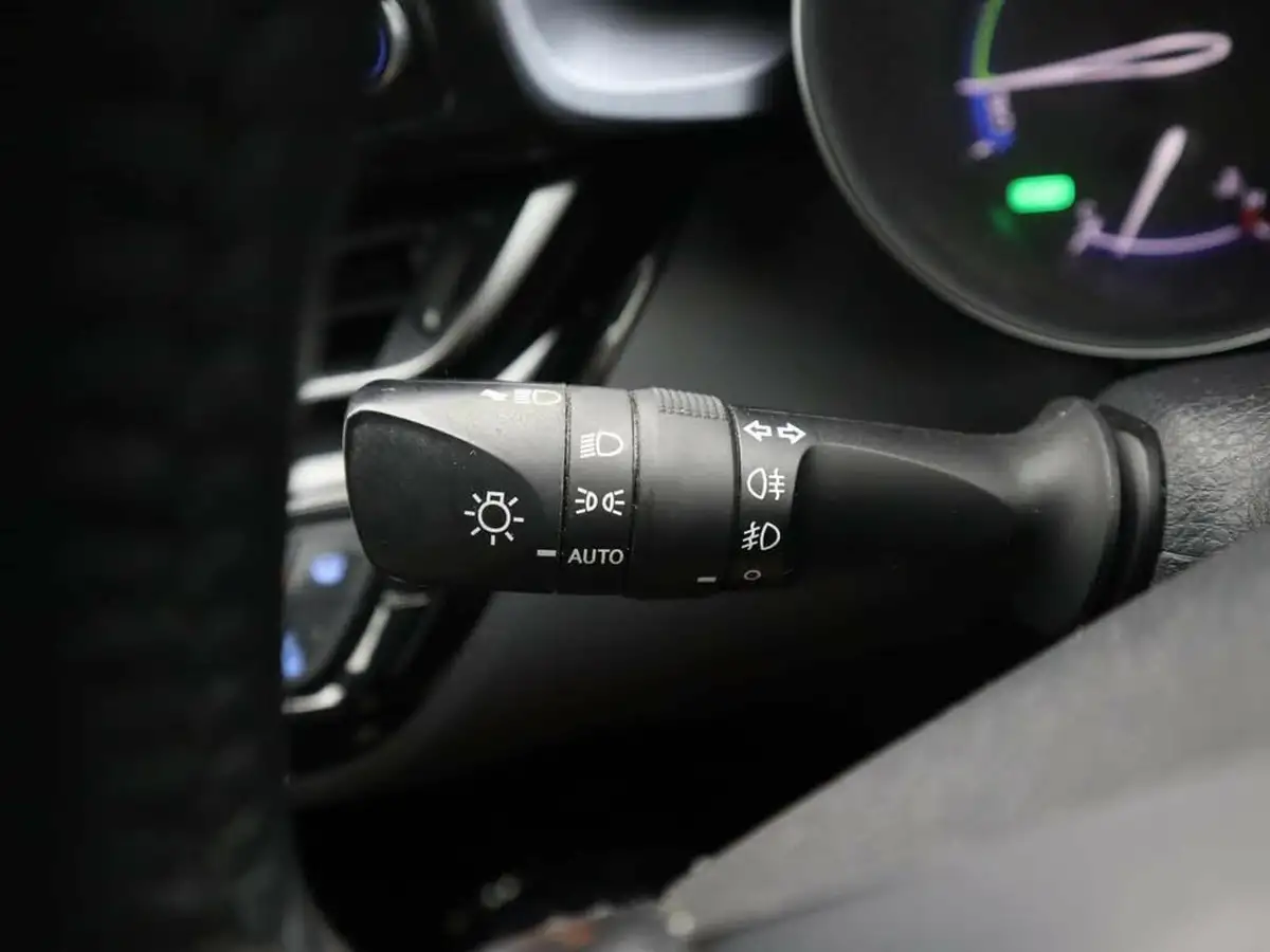 2020-toyota-c-hr-18-vvt-i-design-big-30