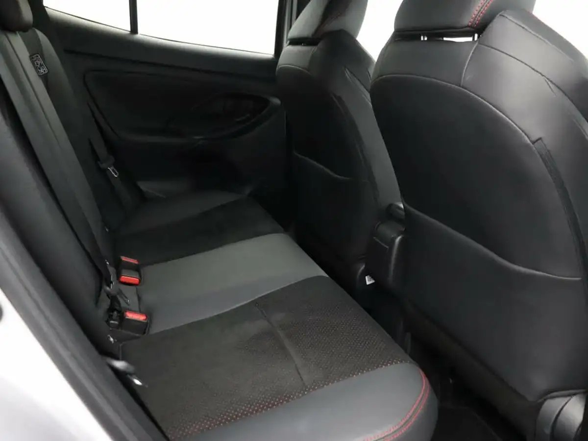 2023-toyota-yaris-cross-15-vvt-i-gr-sport-big-32