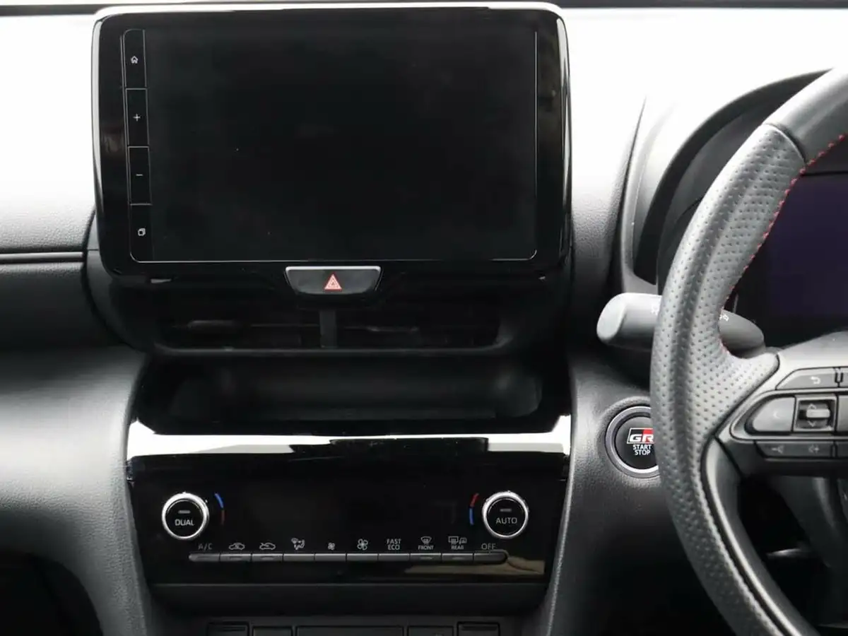 2023-toyota-yaris-cross-15-vvt-i-gr-sport-big-8
