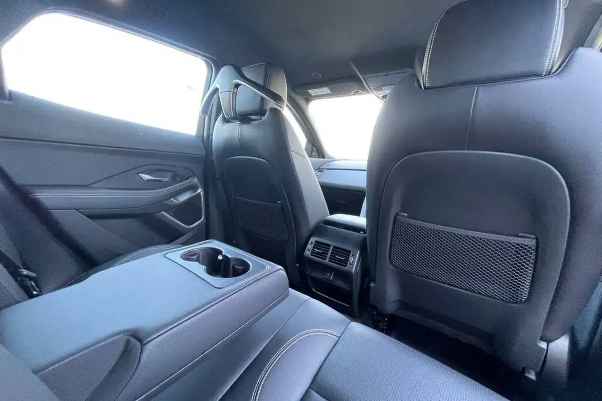2023-jaguar-e-pace-15-p300e-r-dynamic-se-big-39