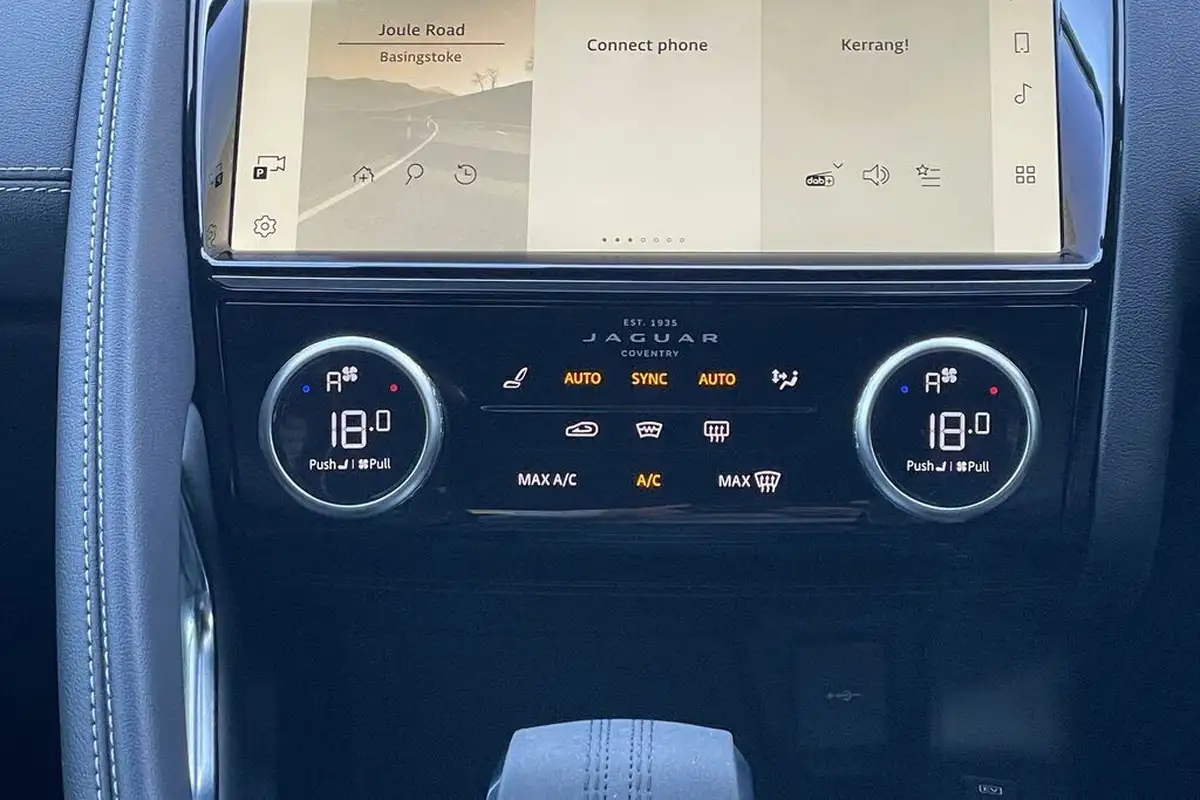 2023-jaguar-e-pace-15-p300e-r-dynamic-se-big-15