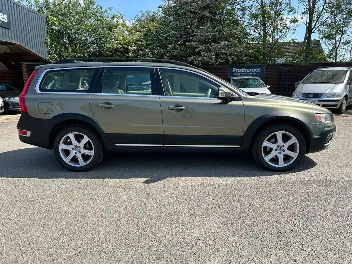 2011-volvo-xc70-24td-d5-se-lux-215bhp-geartronic-big-13