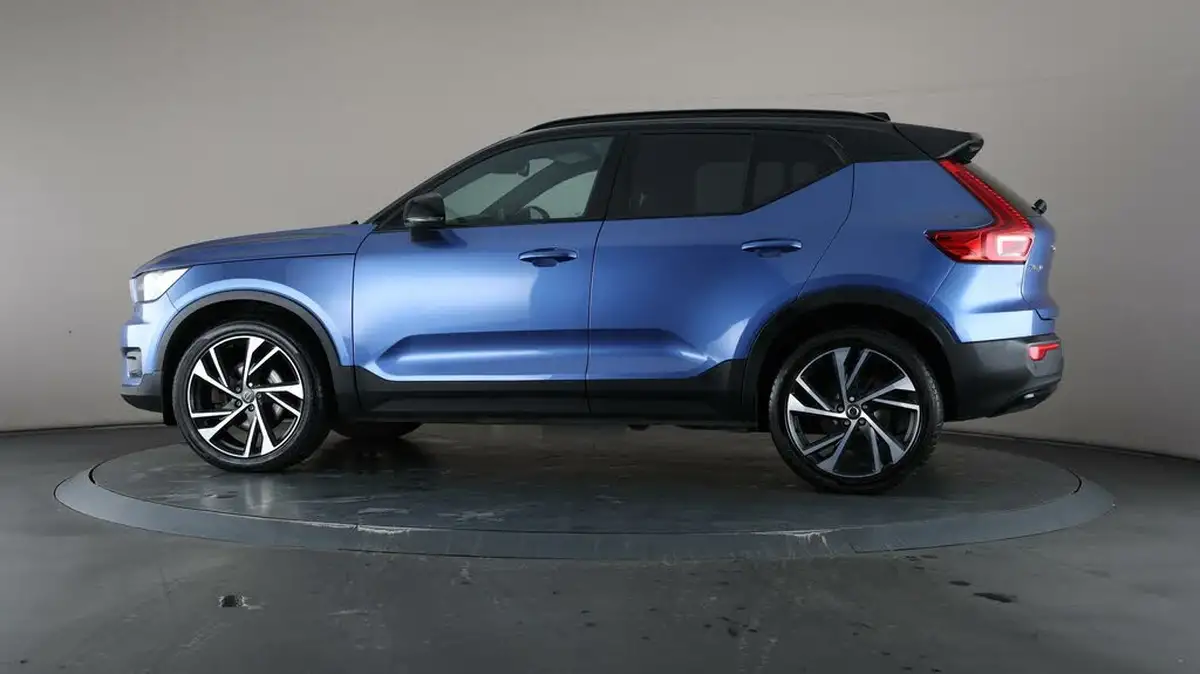 2020-volvo-xc40-20-b5-r-design-pro-big-32