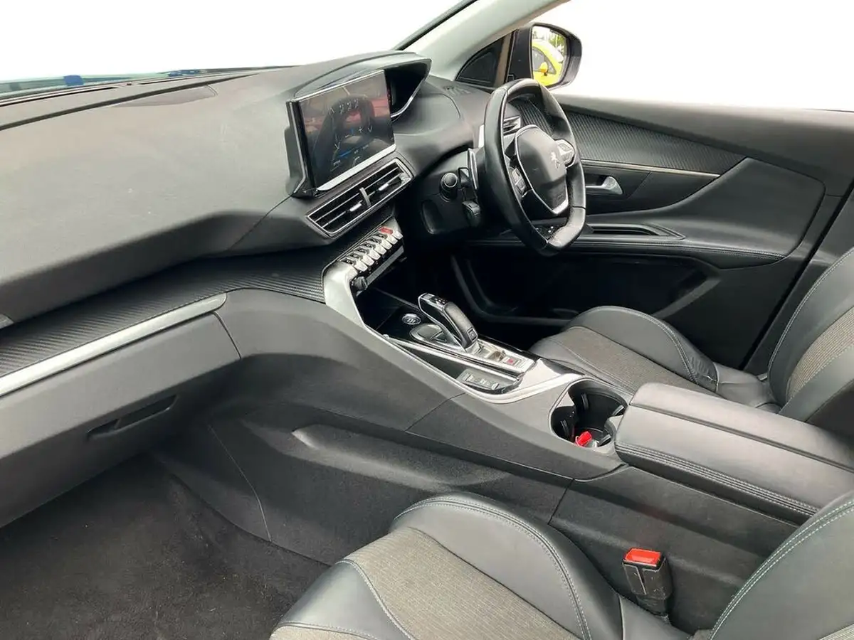 2022-peugeot-5008-suv-12-puretech-allure-eat8-big-6