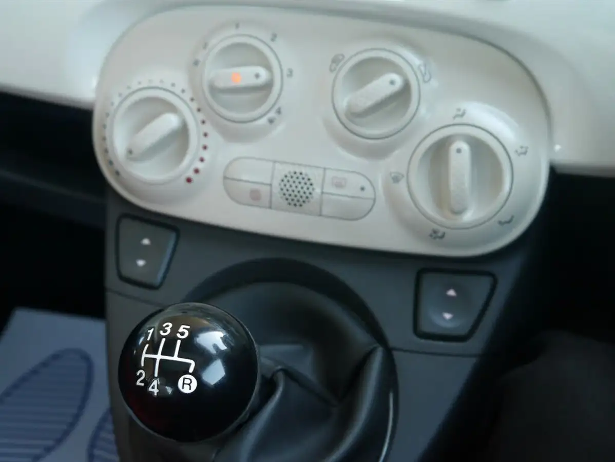 2014-fiat-500-12-lounge-big-16