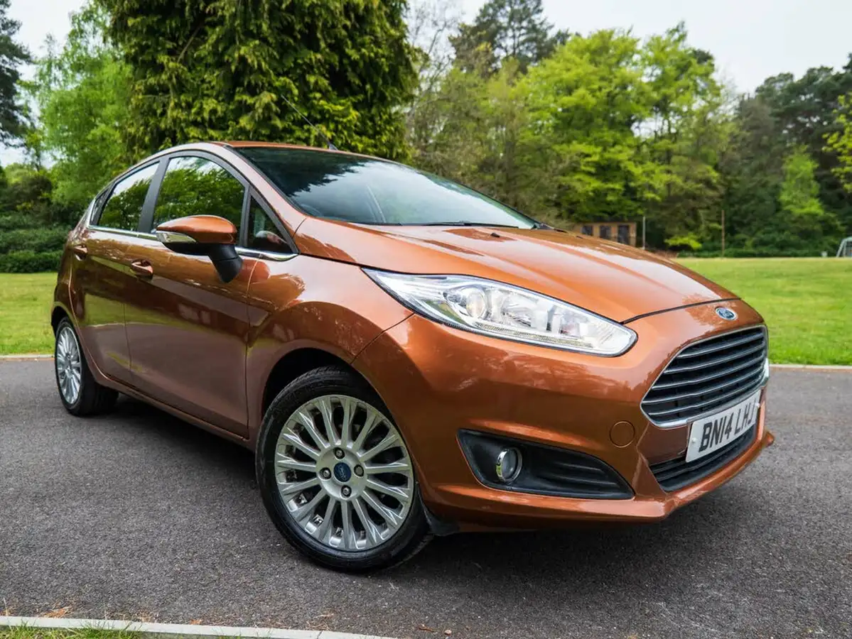 2014-ford-fiesta-10-titanium-80ps-ss-5d-big-14