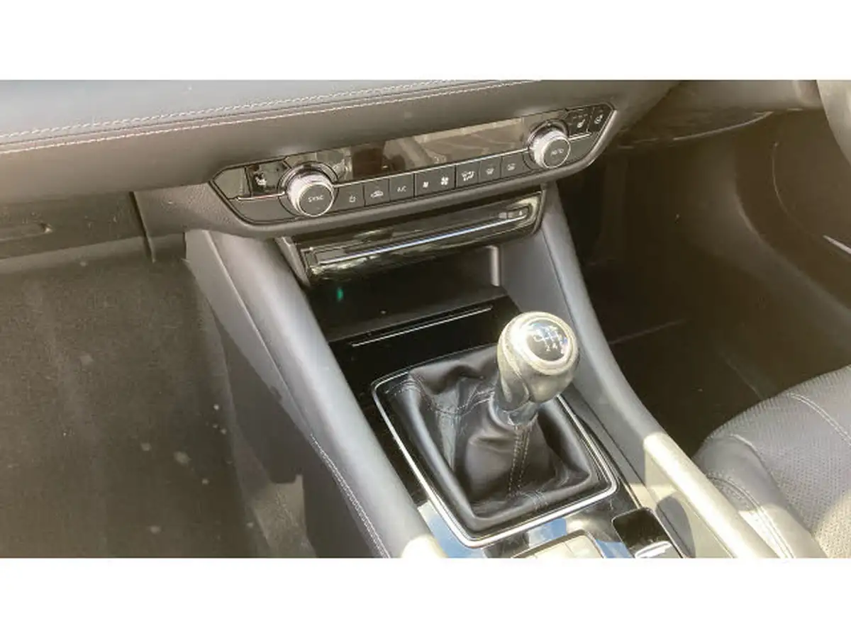 2019-mazda-mazda6-22td-skyactiv-d-sport-nav-184ps-tourer-5d-big-12