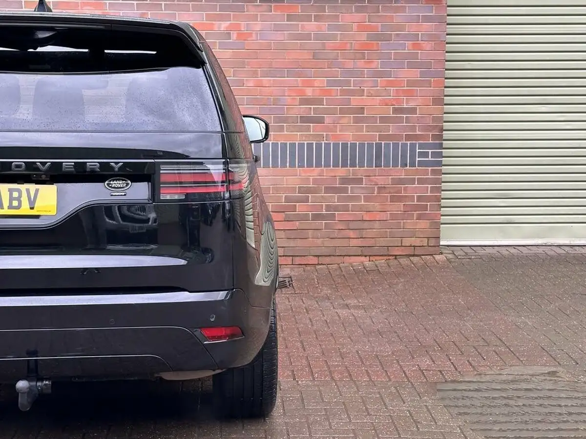2021-land-rover-discovery-30-d300-r-dynamic-hse-big-59