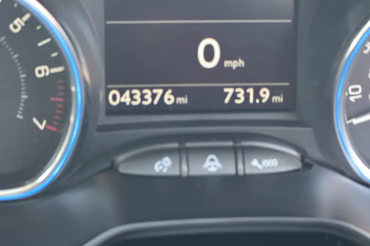 2018-peugeot-2008-suv-12-puretech-allure-premium-ss-big-13