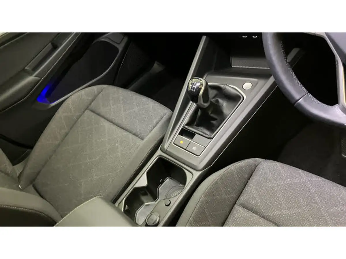 2023-volkswagen-golf-15-tsi-life-130ps-hatchback-big-13