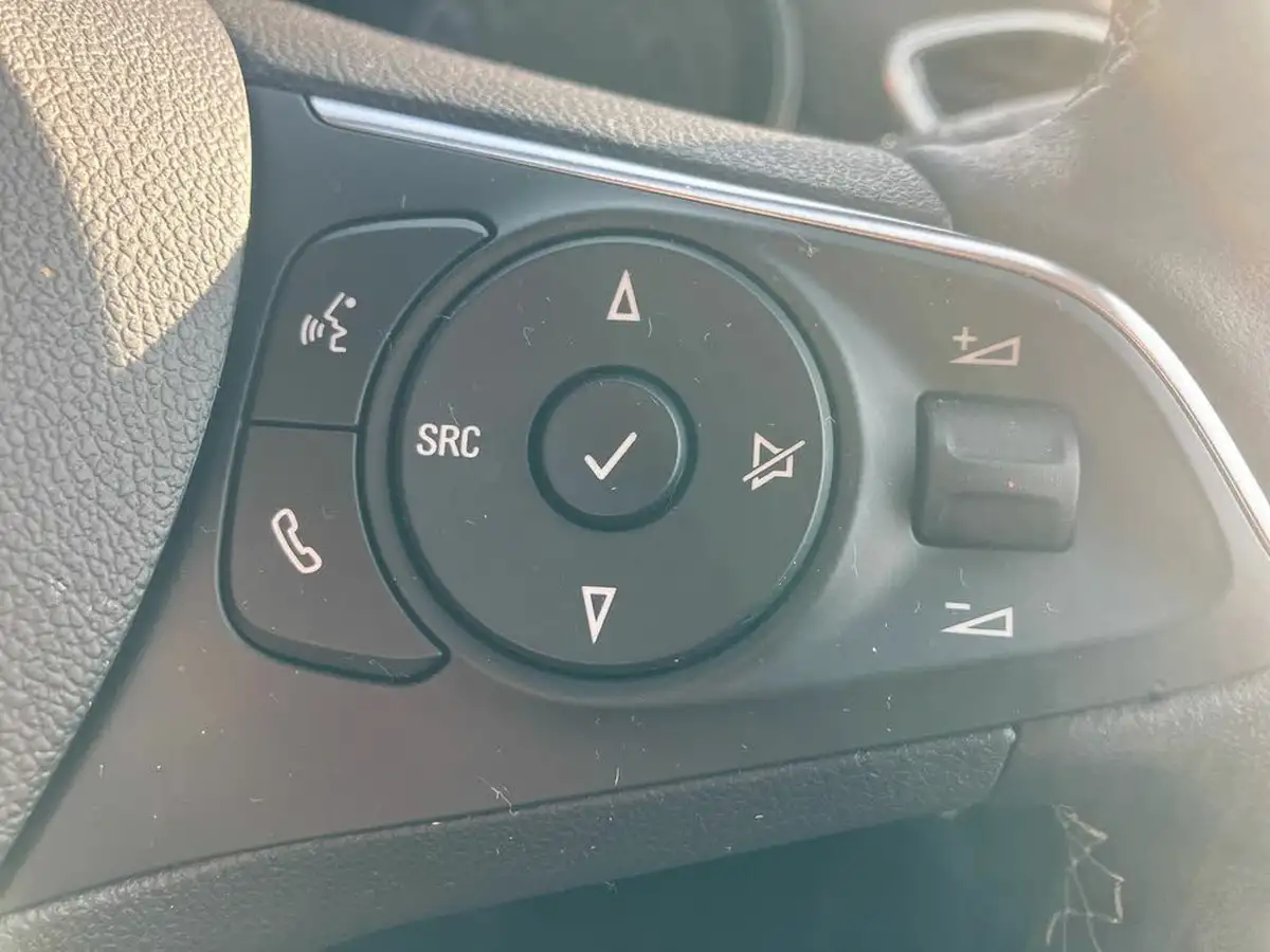 2021-vauxhall-crossland-12-elite-edition-130ps-auto-big-31