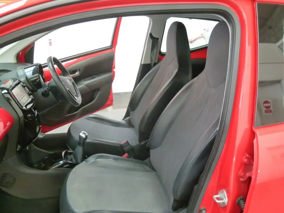 2015-toyota-aygo-10-x-pression-x-wave-x-tra-convenience-x-nav-big-12