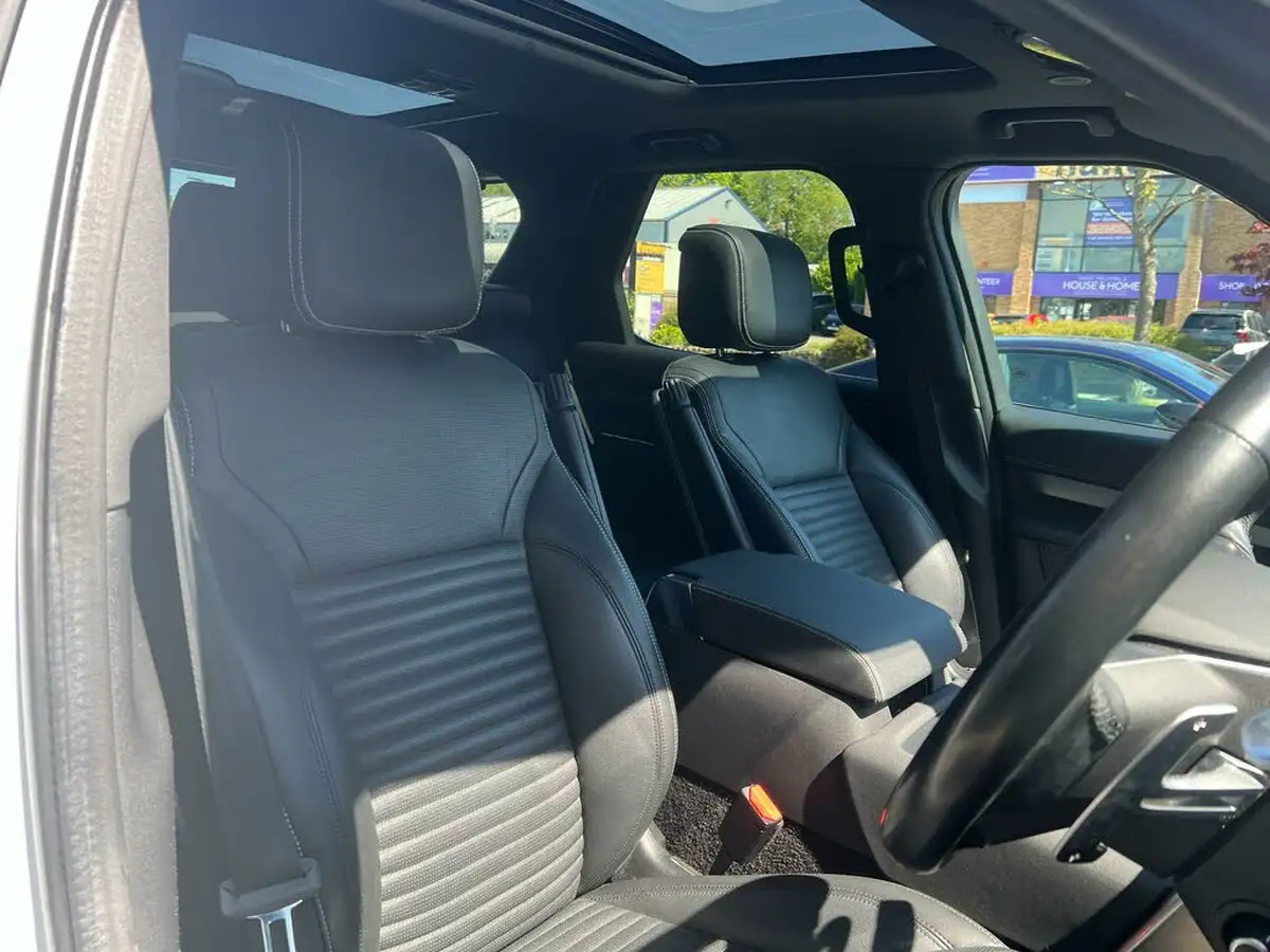 2021-land-rover-discovery-30-d250-r-dynamic-se-250ps-big-12