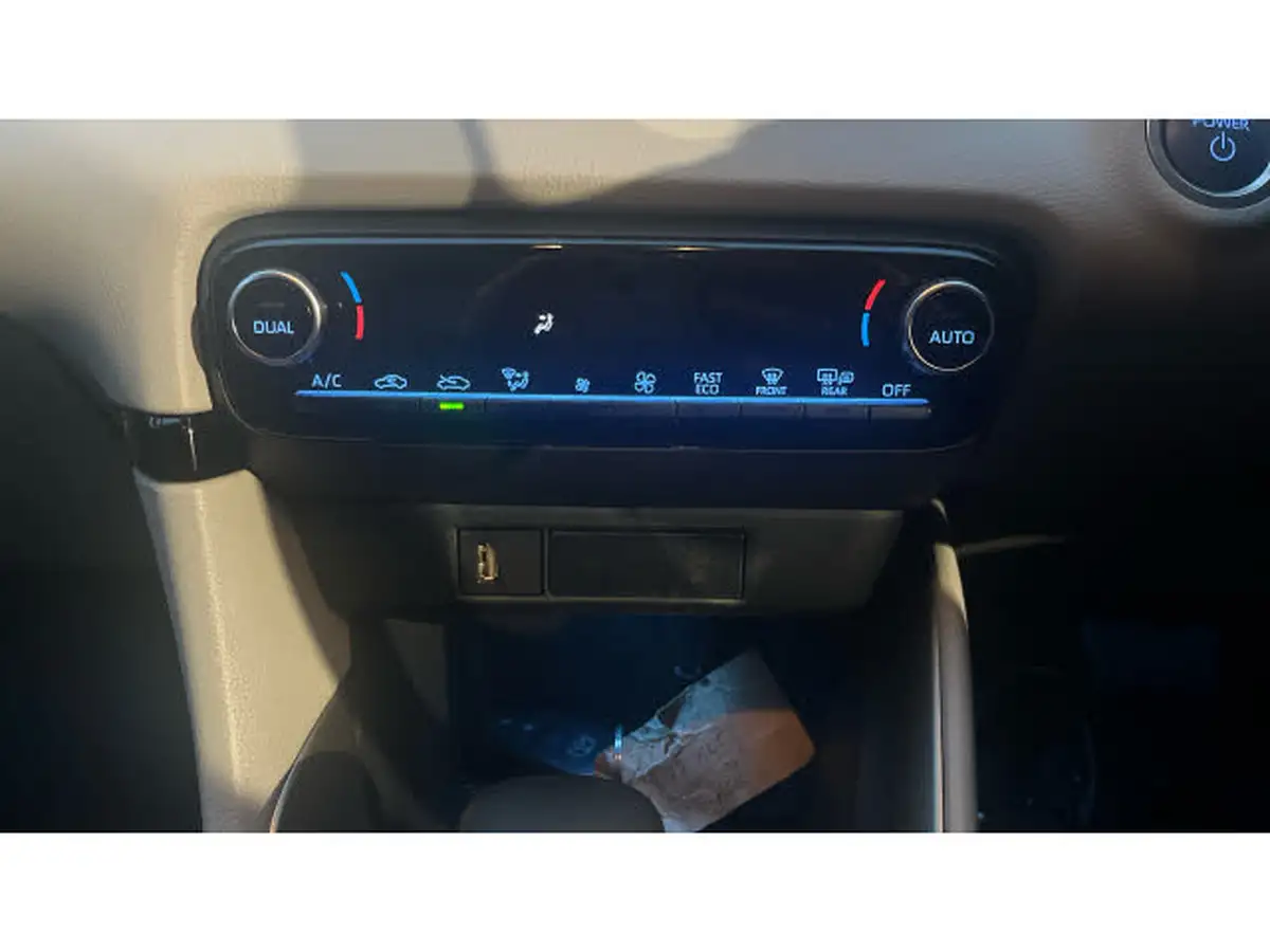 2022-toyota-yaris-cross-15-vvt-i-excel-city-packpan-roof-big-25