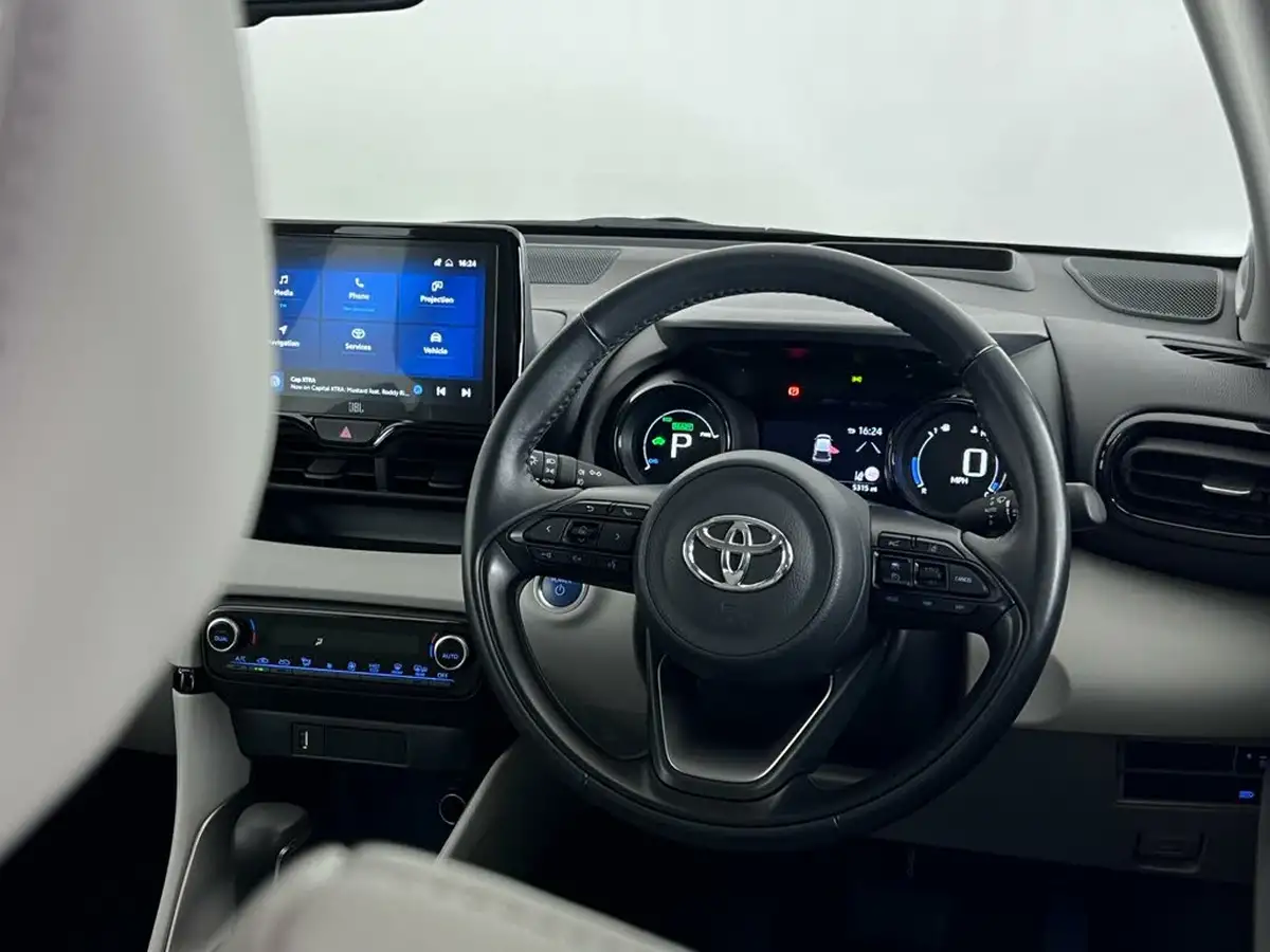 2022-toyota-yaris-cross-15-vvt-i-excel-city-packpan-roof-big-16