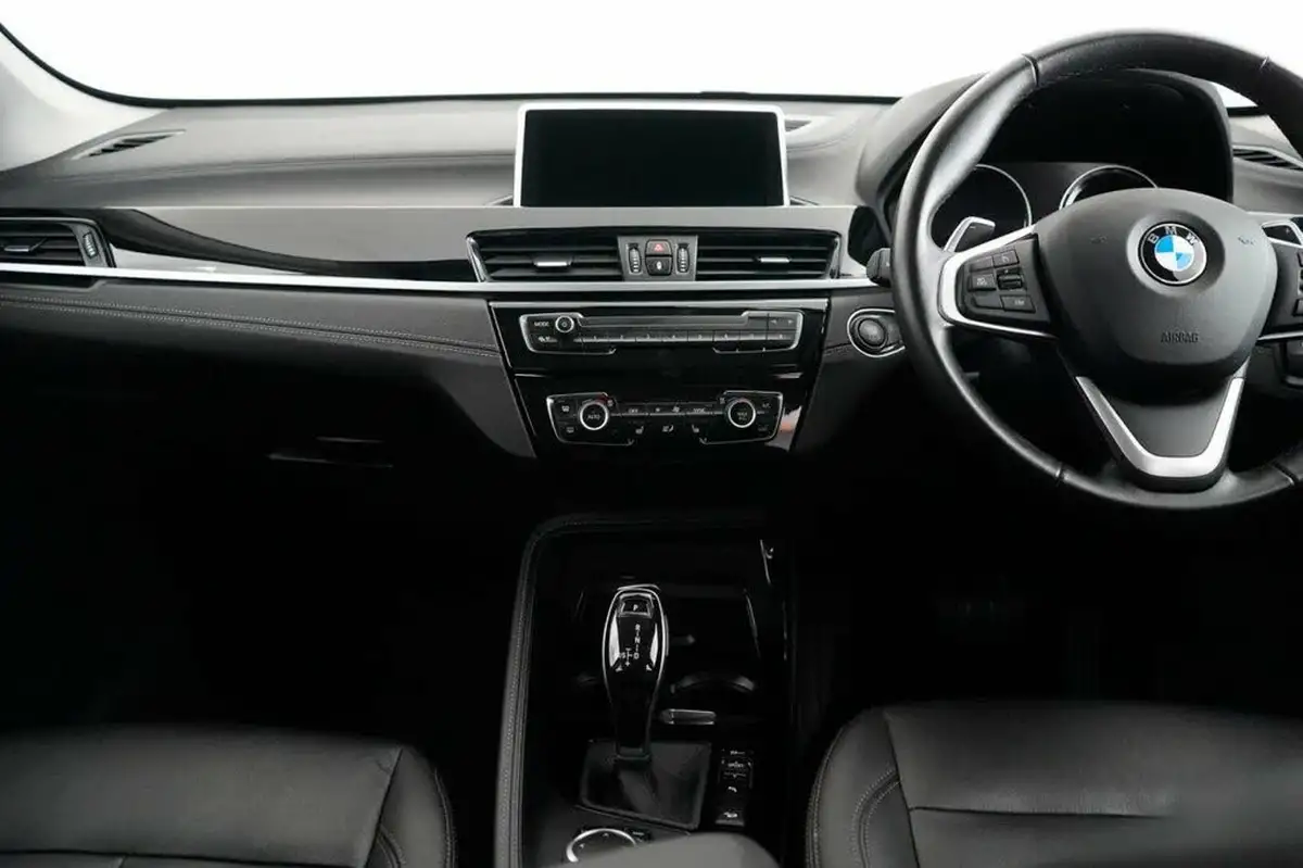 2022-bmw-x1-20-xdrive20i-xline-big-19