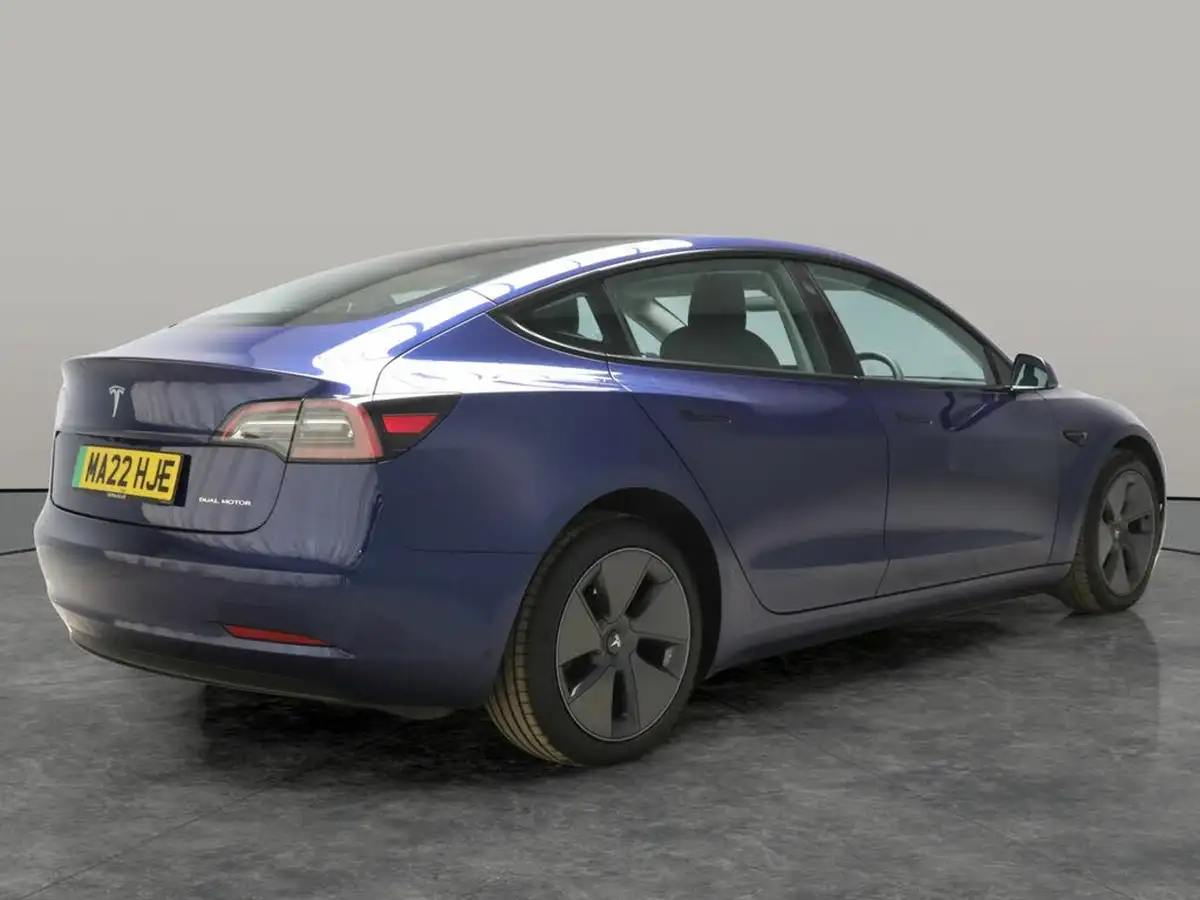 2022-tesla-model-3-e-long-range-big-11