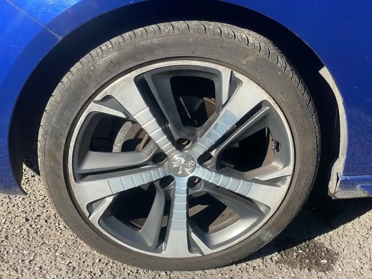 2017-peugeot-308-12-puretech-gt-line-big-24
