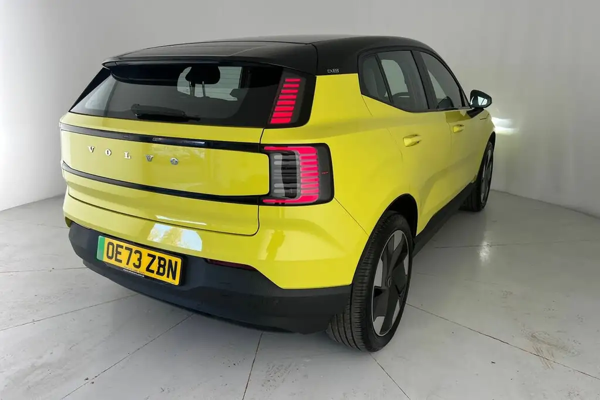 2024-volvo-ex30-e-single-motor-plus-extended-range-big-21