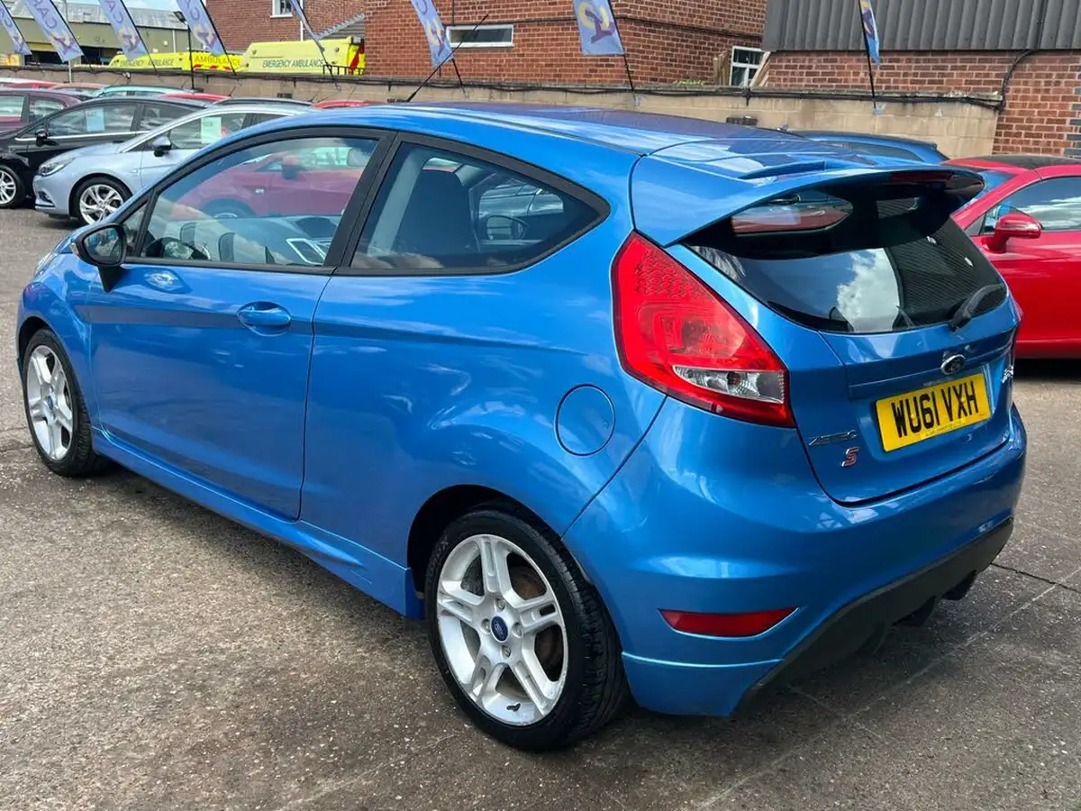2011-ford-fiesta-16-zetec-s-big-10