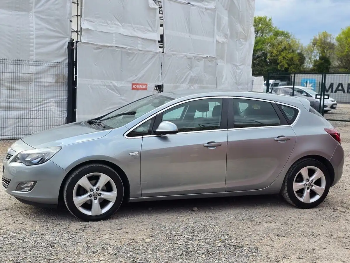 2012-vauxhall-astra-16-sri-vvt-16v-115ps-hatchback-5d-big-12