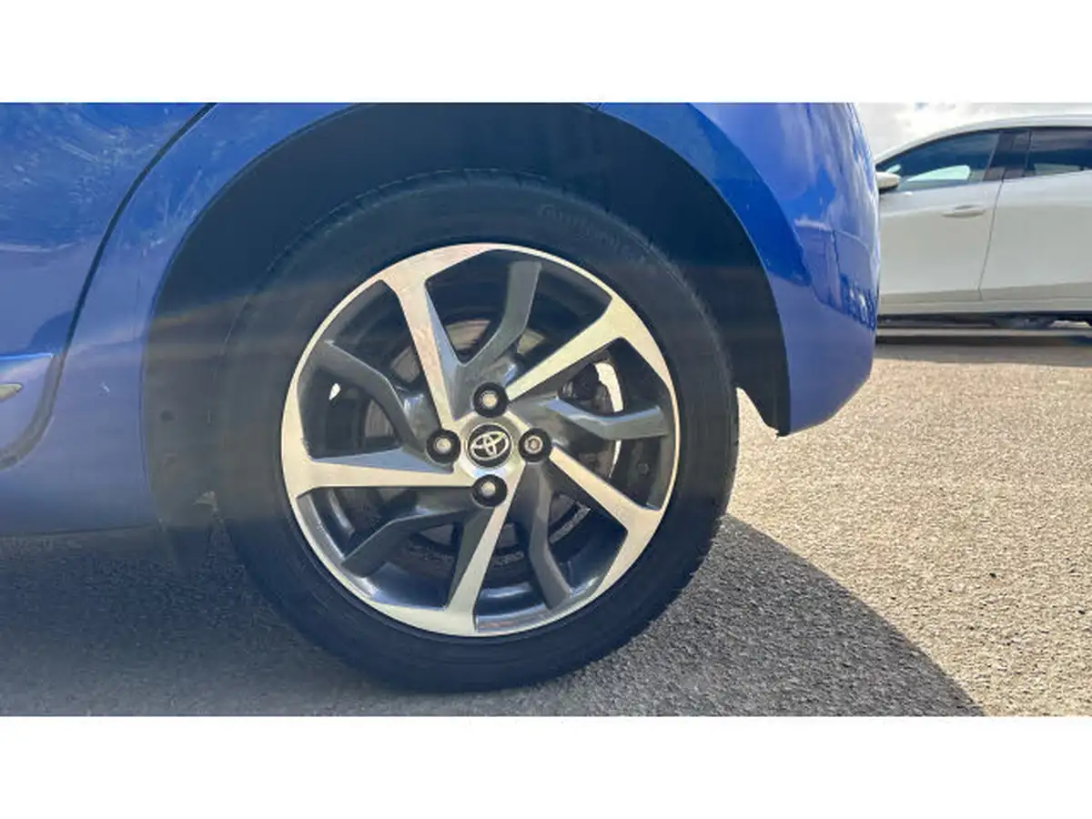 2020-toyota-yaris-15-vvt-i-y20-98bhp-hybrid-1497cc-e-cvt-big-17
