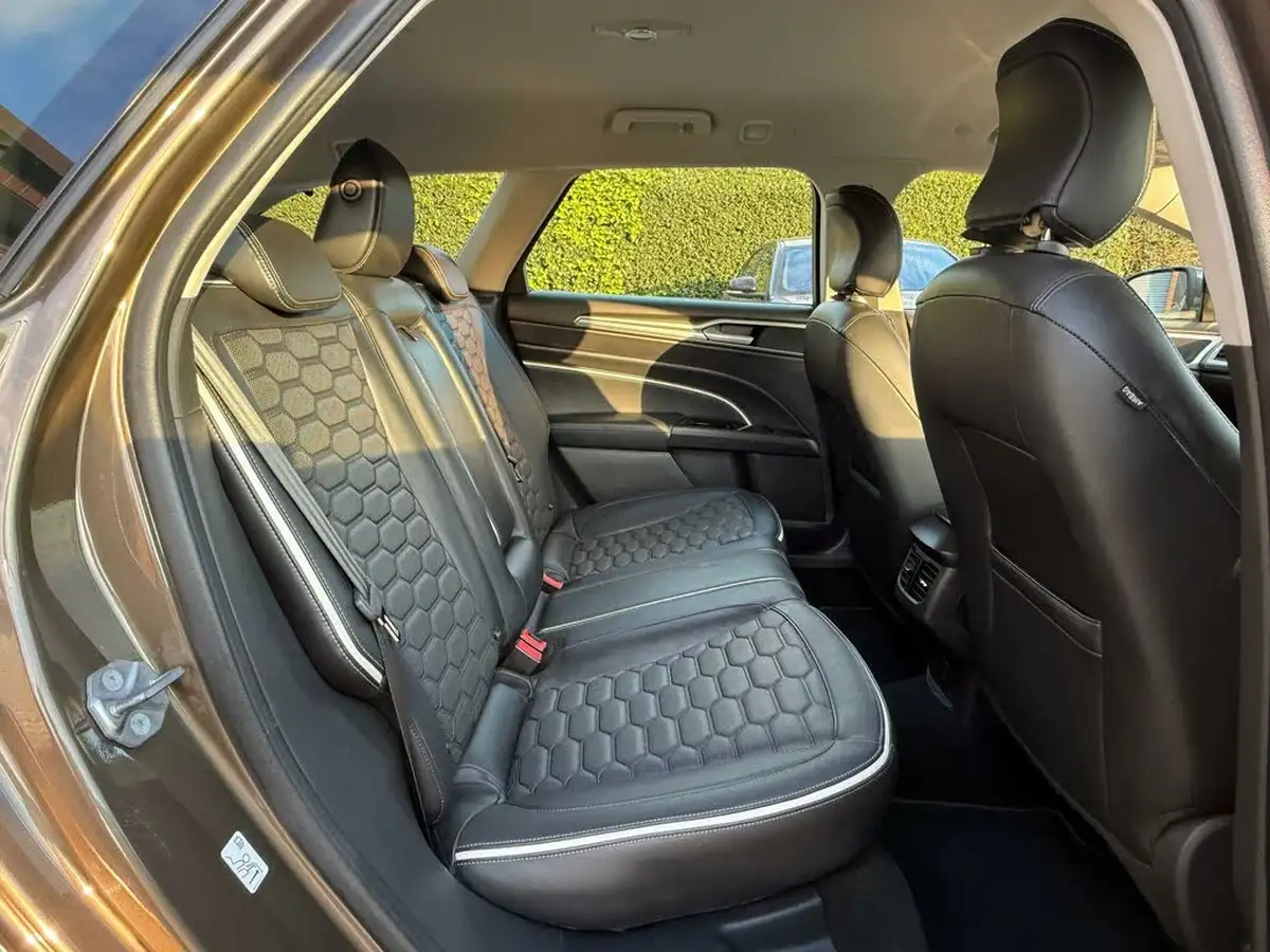 2016-ford-mondeo-20tdci-vignale-210ps-estate-5d-powershift-big-37