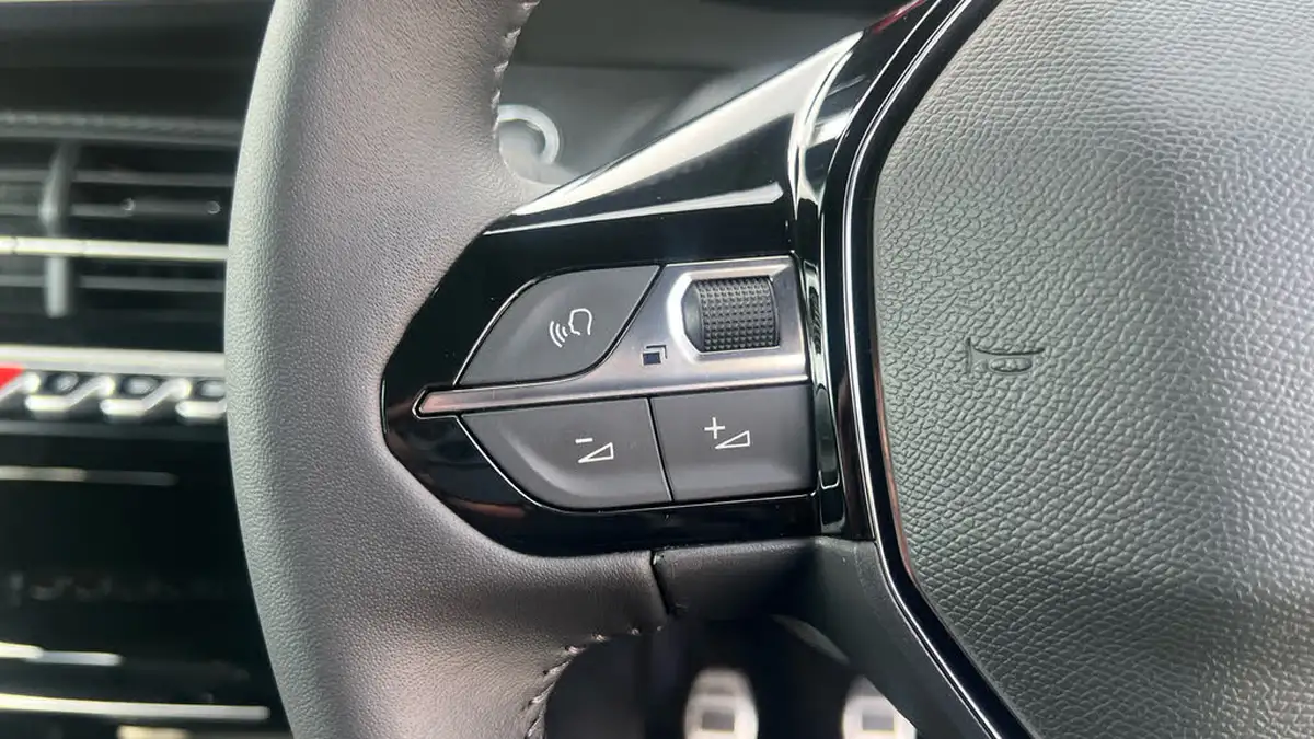 2023-peugeot-2008-suv-12-puretech-allure-premium-100bhp-big-22