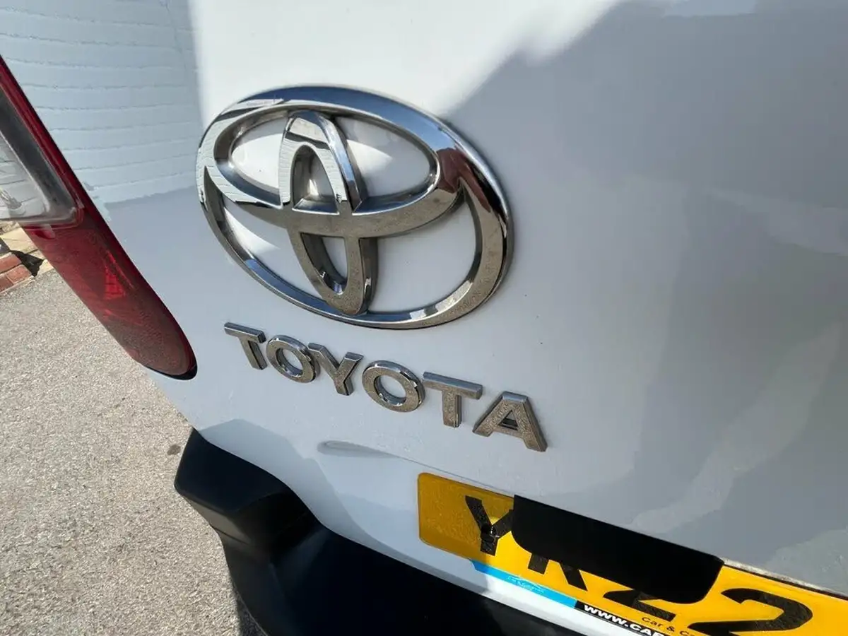 2022-toyota-proace-city-15d-active-big-28