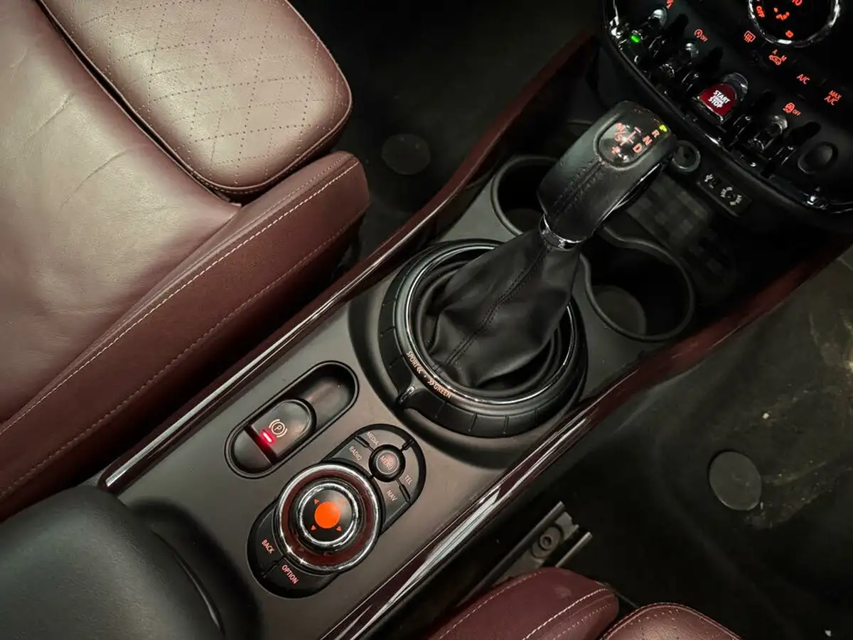 2015-mini-clubman-15-cooper-auto-big-30