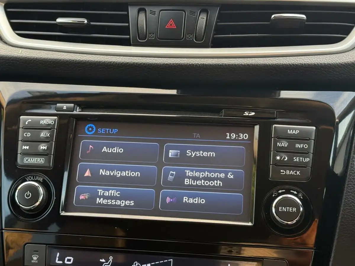 2015-nissan-qashqai-16-tekna-big-45