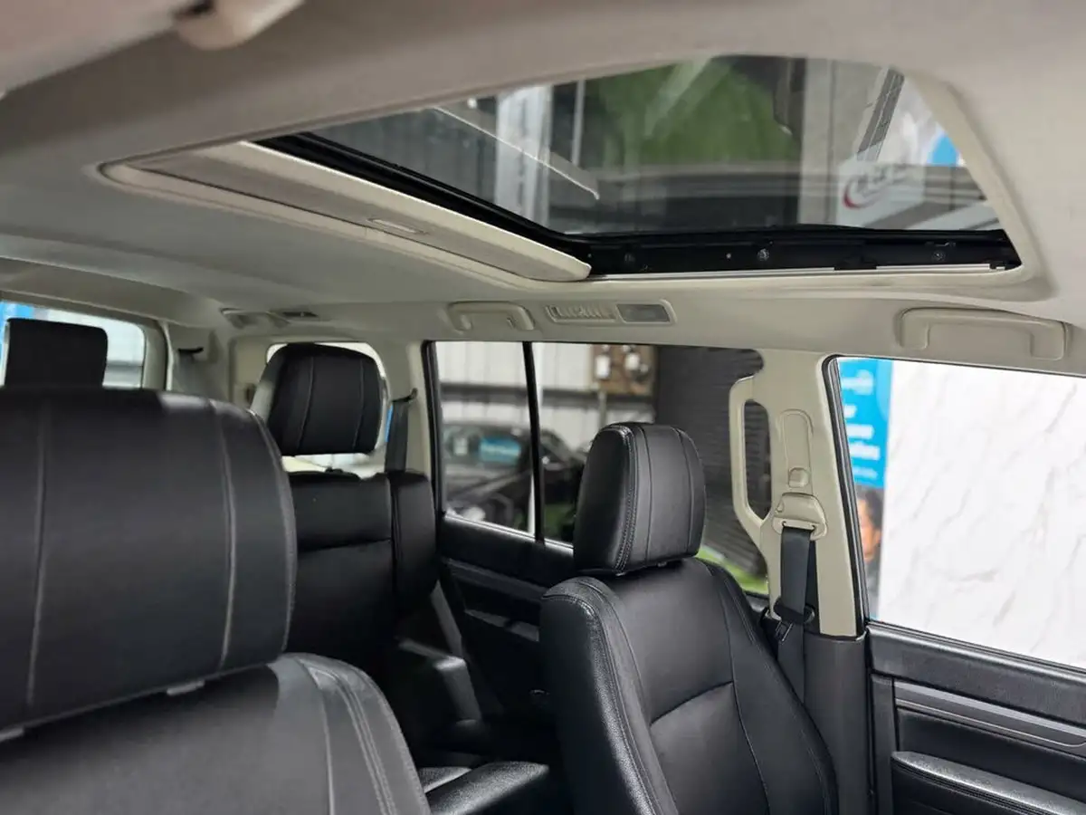 2015-mitsubishi-shogun-32td-sg3-197bhp-big-11