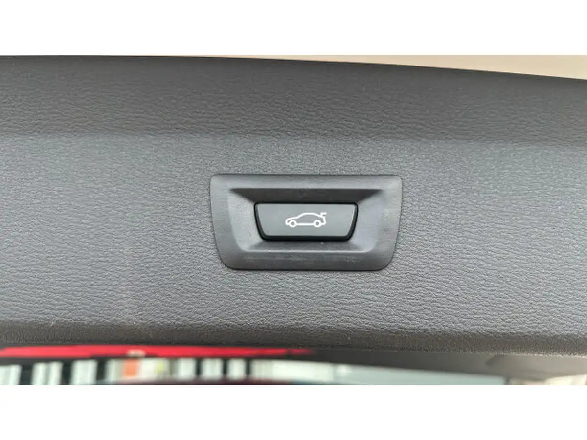 2022-bmw-x1-20td-sdrive18d-xline-sport-auto-big-25
