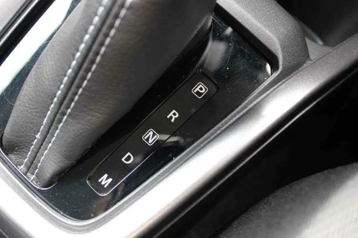 2024-suzuki-swift-12-ultra-cvt-big-36