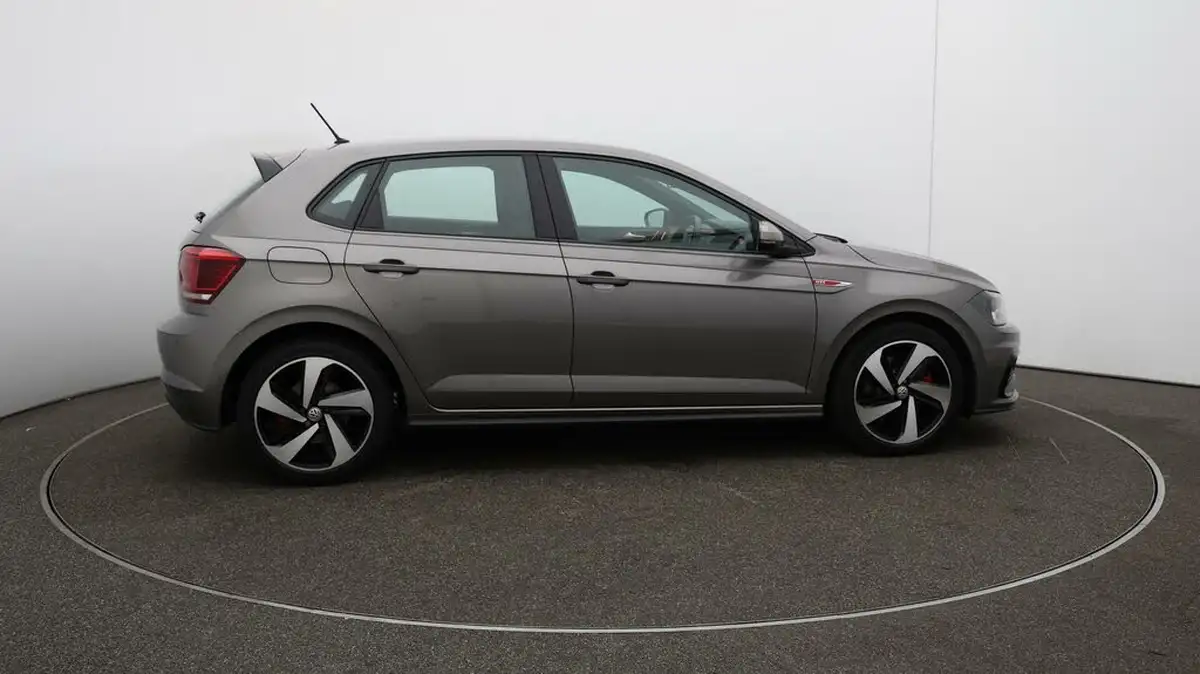 2019-volkswagen-polo-20-tsi-gti-big-49