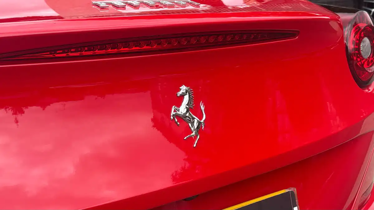 2016-ferrari-california-39-t-big-23