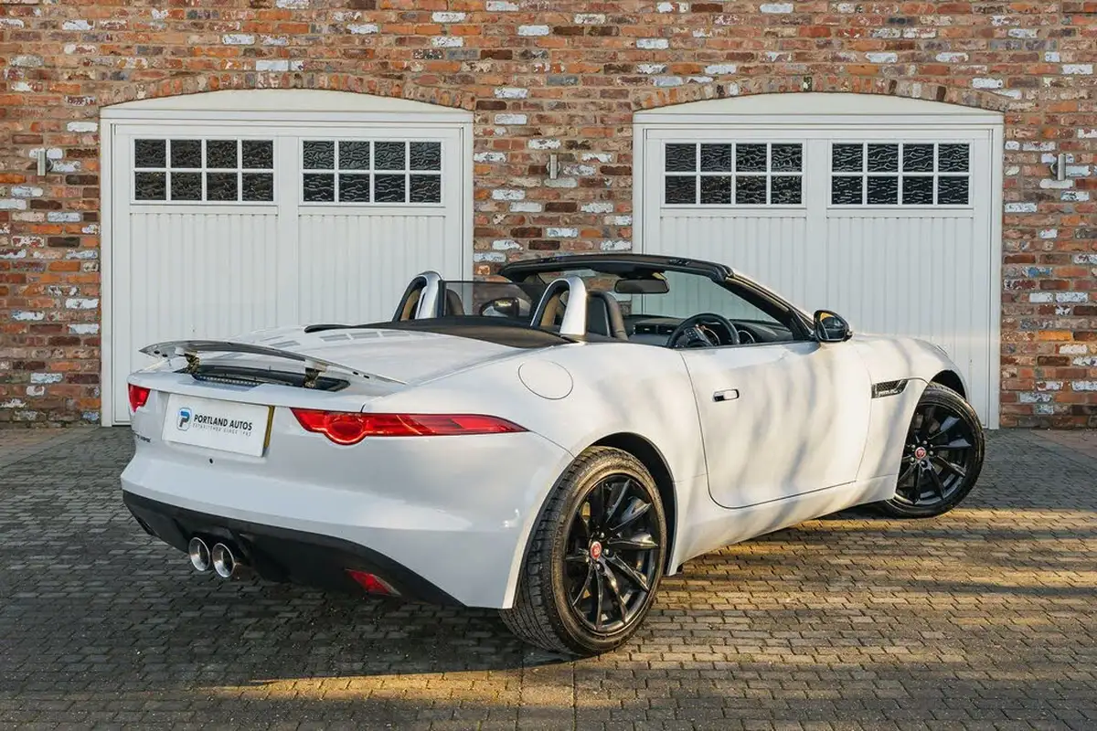 2015-jaguar-f-type-30-convertible-quickshift-big-22