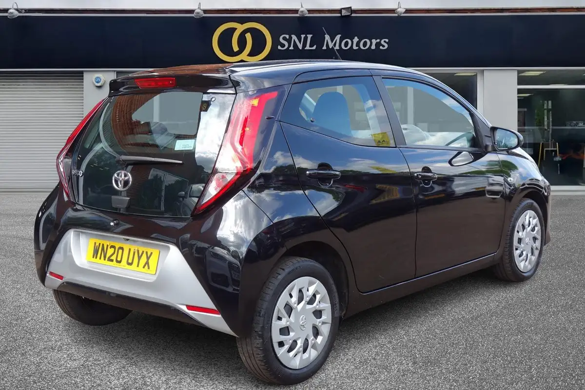 2020-toyota-aygo-10-vvt-i-x-play-big-6