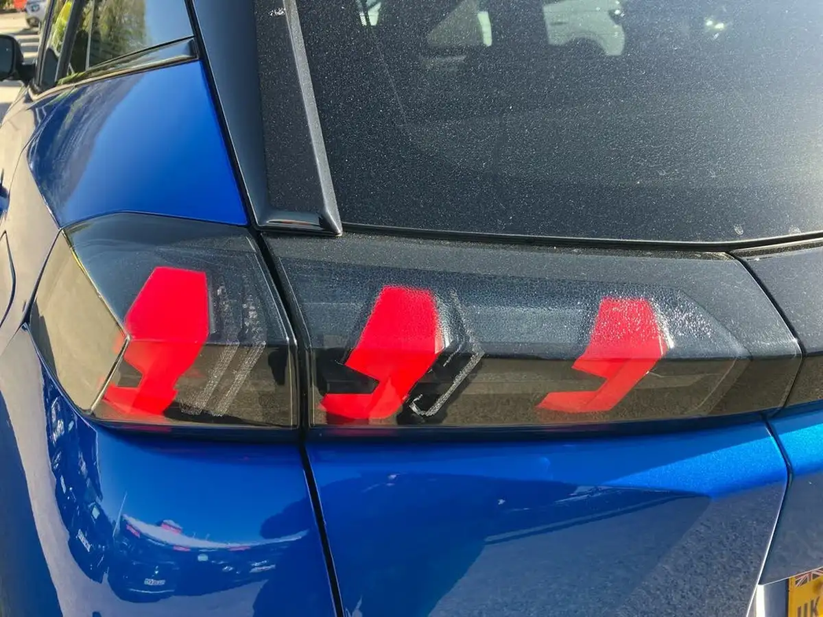 2020-peugeot-2008-suv-12-puretech-gt-line-big-26