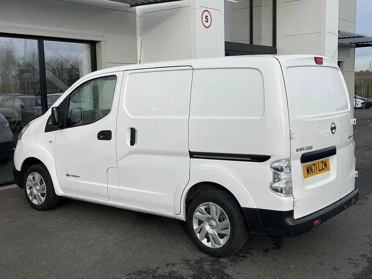 2021-nissan-env200-e-visia-panel-van-auto-big-15