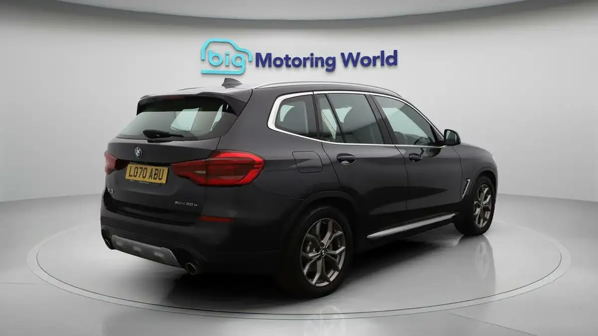 2021-bmw-x3-20-xdrive-30e-xline-big-7